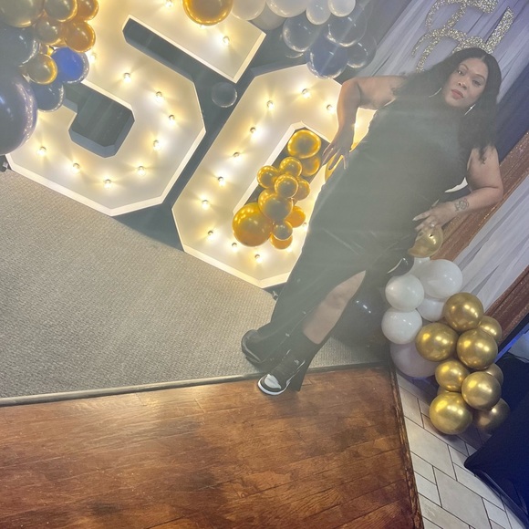 Plus velvet dress - Picture 2 of 4